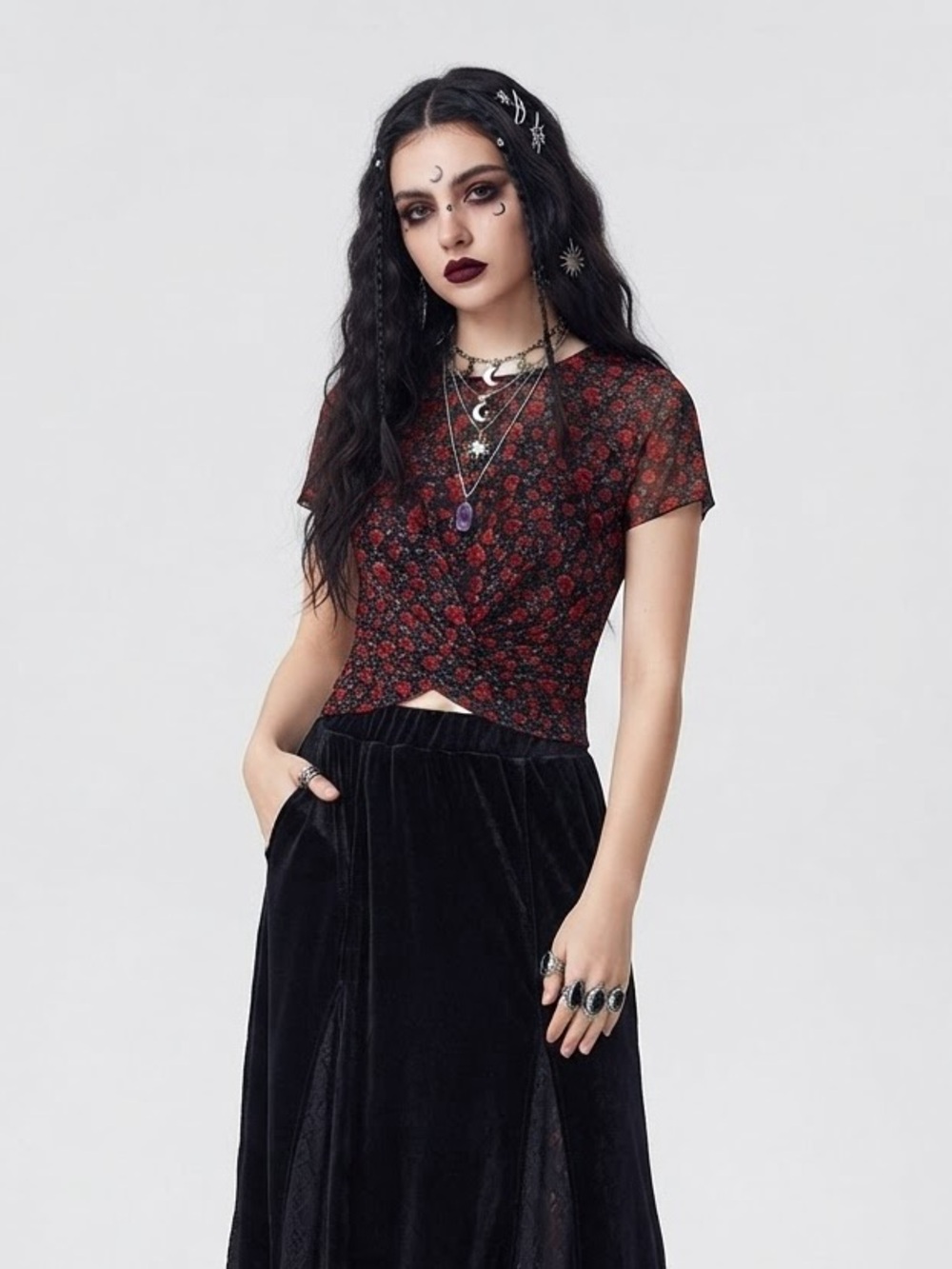 Dynamite Black & Red Floral Twist Crop Top Size Small Gothic Whimsical Tee